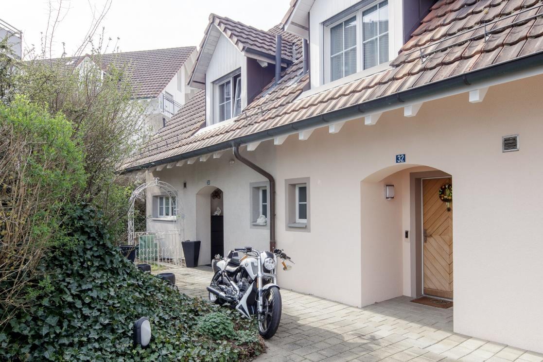 5.5 Zimmer Doppelhaushälfte in Höri - Bild 3