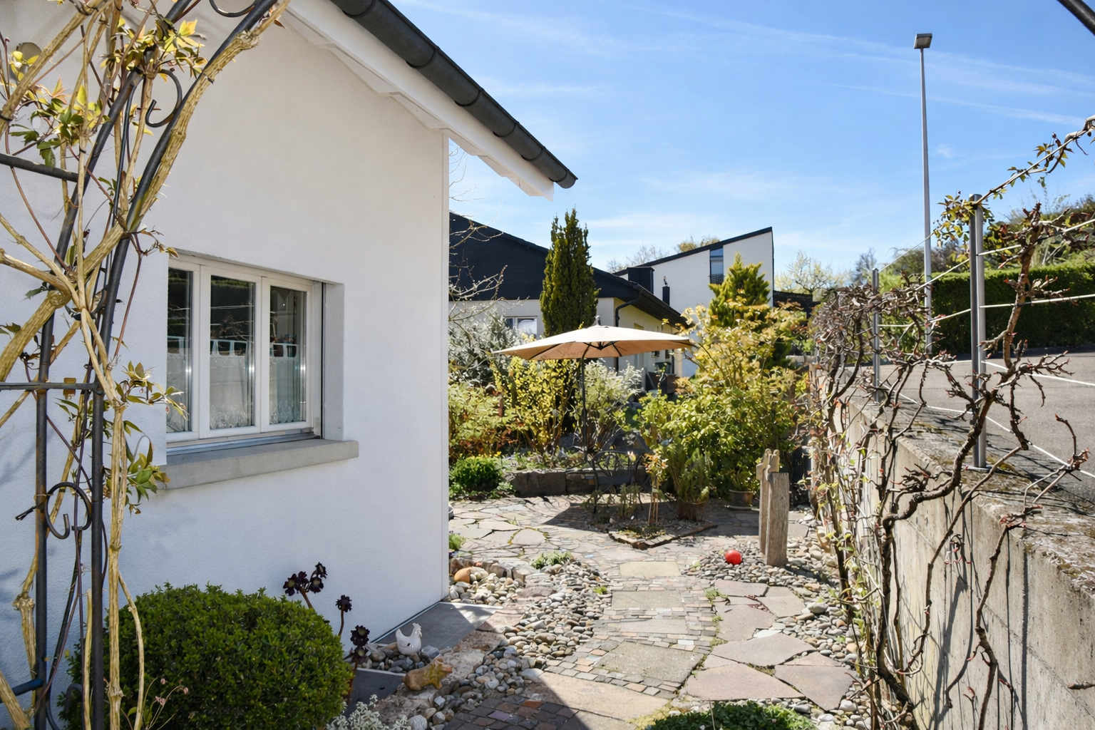 5.5 Doppelhaushälfte mit Wintergarten und Weitsicht in Oberflachs