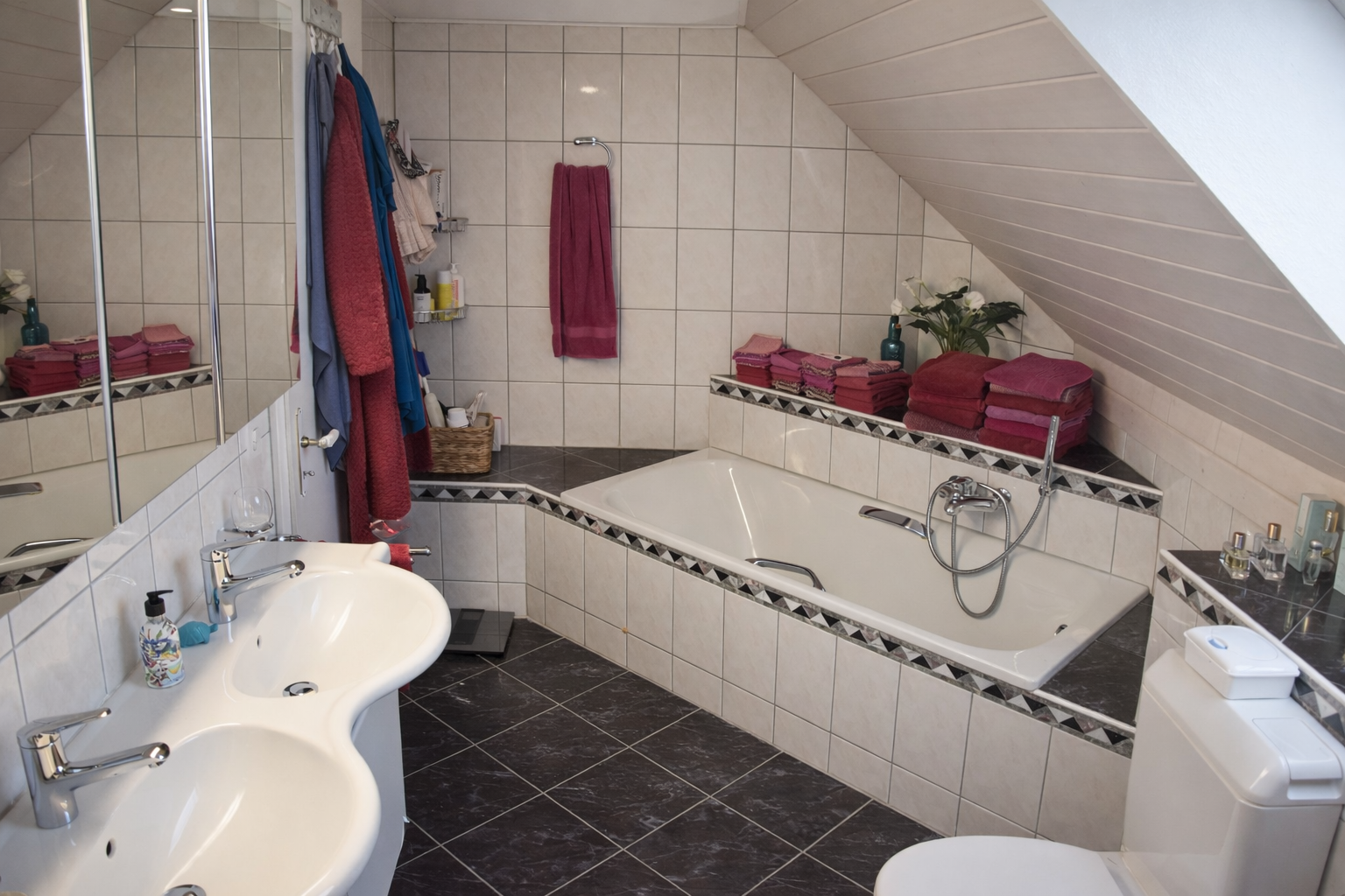 5.5 Doppelhaushälfte mit Wintergarten und Weitsicht in Oberflachs - Bild 11