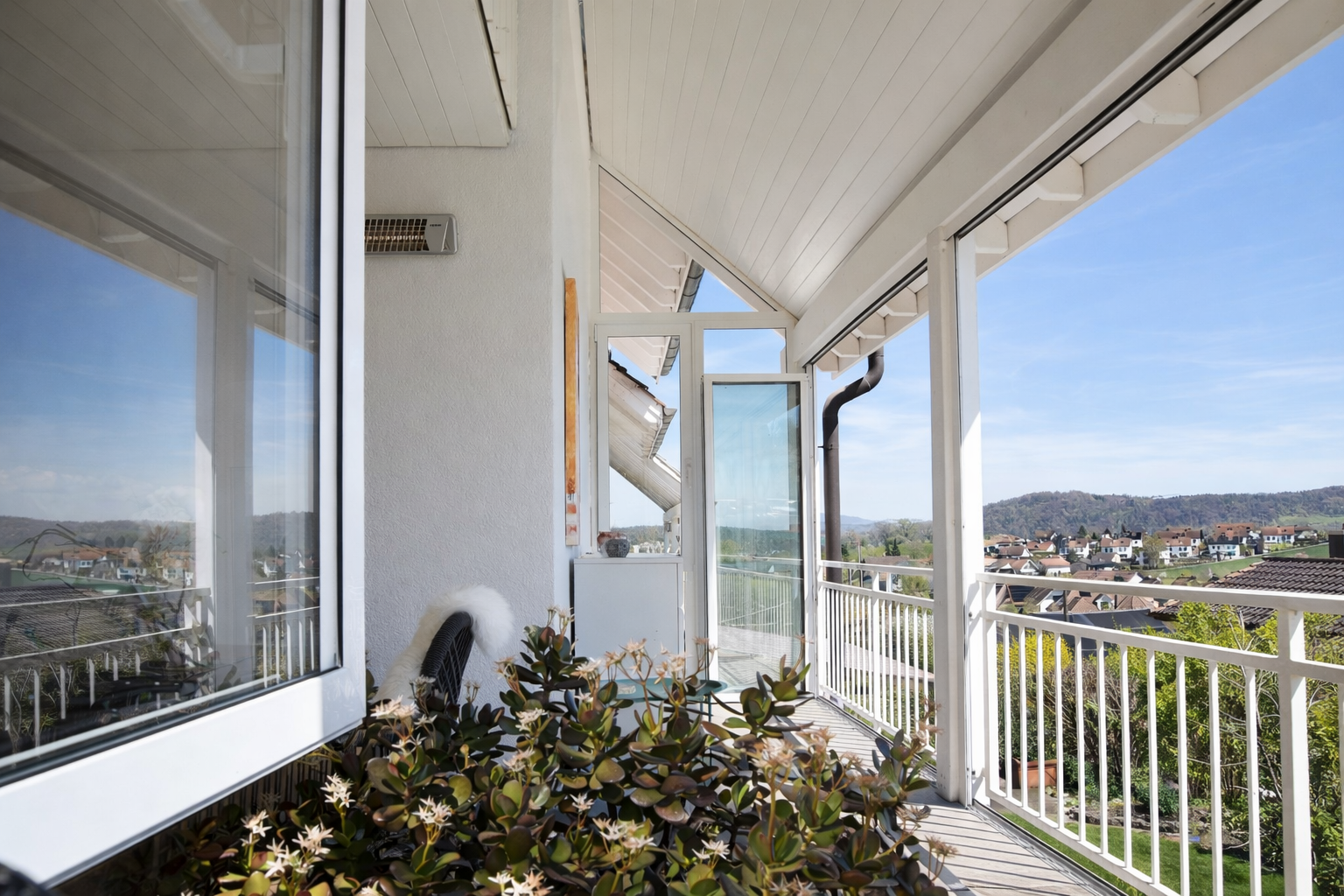 5.5 Doppelhaushälfte mit Wintergarten und Weitsicht in Oberflachs - Bild 8