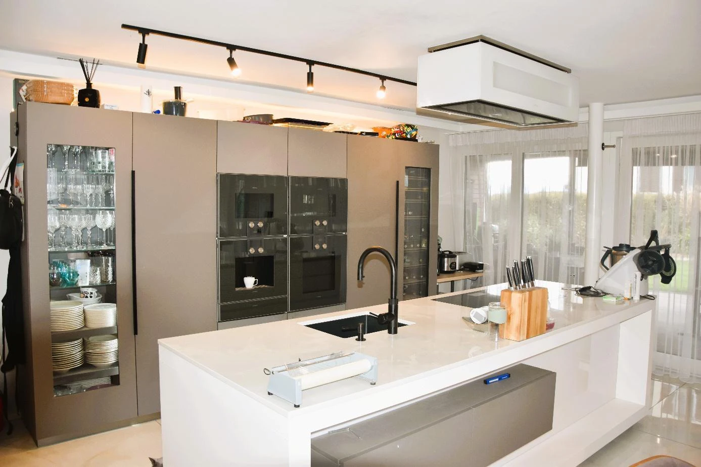 4.5-Zimmer Gartenwohnung mit Pool - Bild 10